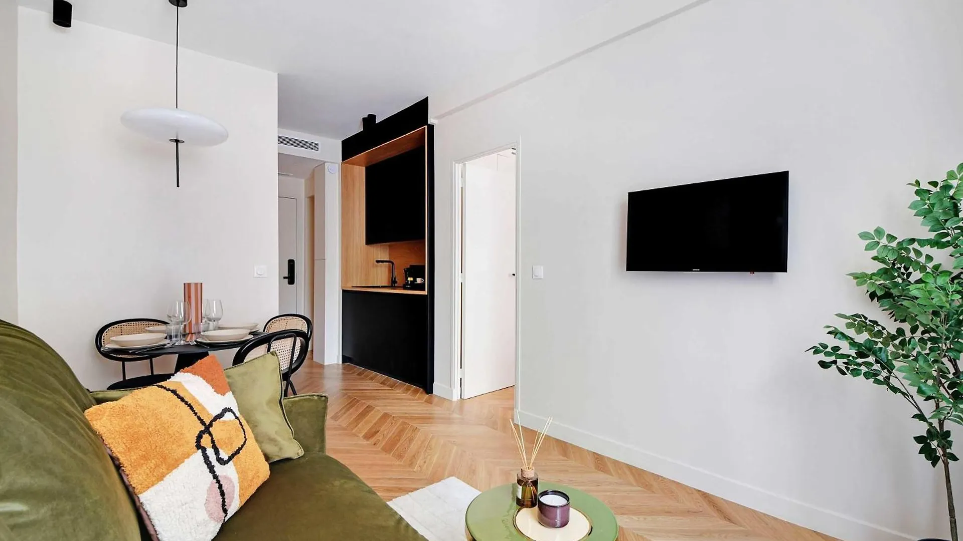 Whole House Near The Eiffel Tower Apartment Paris France